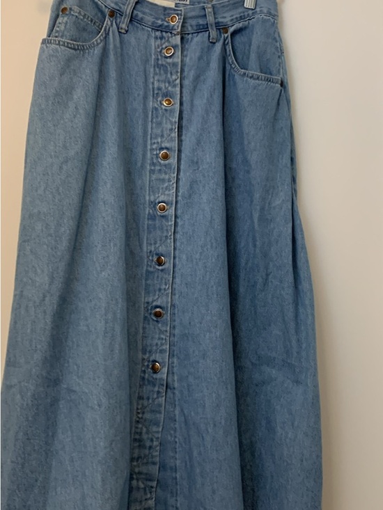 J Arcaro Dresses & Skirts - Vintage Light Blue Button-Front A-Line Denim Skirt